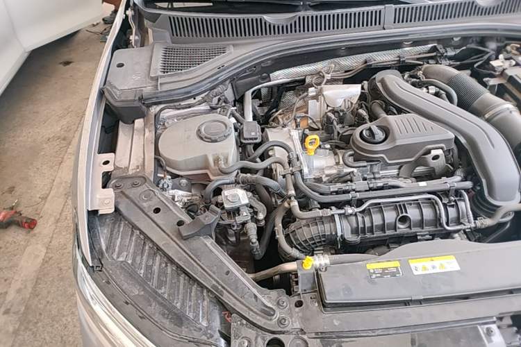 Used Volkswagen Sagitar 2023 300TSI DSG Excellence Edition Engine Bay Right
