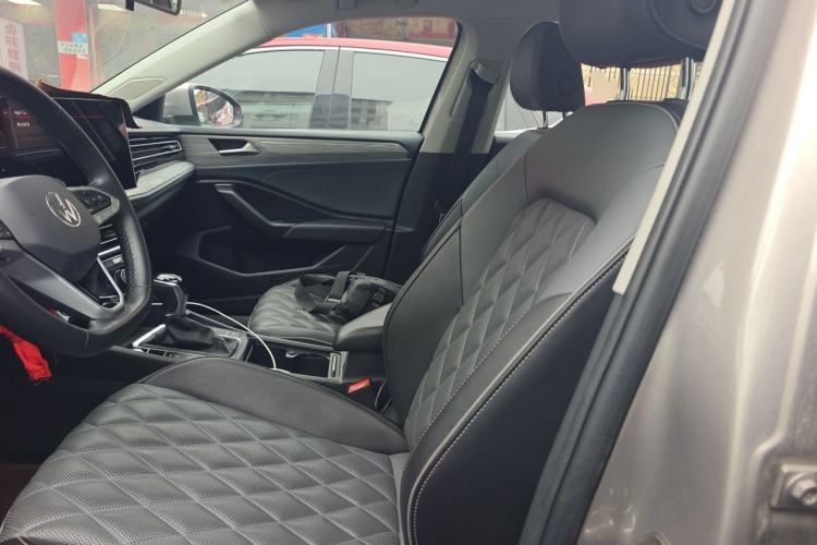 Used Volkswagen Sagitar 2023 300TSI DSG Excellence Edition Left Front Seat
