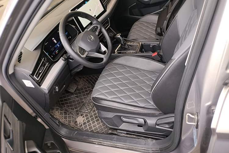 Used Volkswagen Sagitar 2023 300TSI DSG Excellence Edition Left Front Seat
