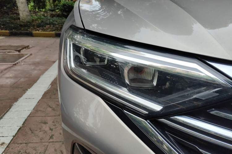 Used Volkswagen Sagitar 2023 280TSI DSG Excellence Edition Right Front Headlight