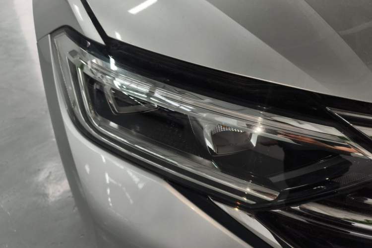 Used Volkswagen Sagitar 2023 300TSI DSG Excellence Edition Right Front Headlight