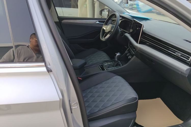 Used Volkswagen Sagitar 2023 300TSI DSG Excellence Edition Right Front Seat