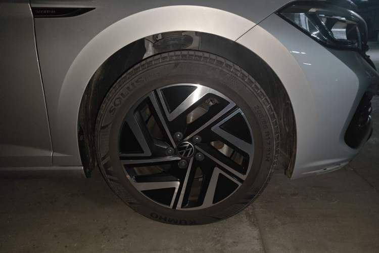 Used Volkswagen Sagitar 2023 200TSI DSG Excellence Edition Right Front Wheel Hub