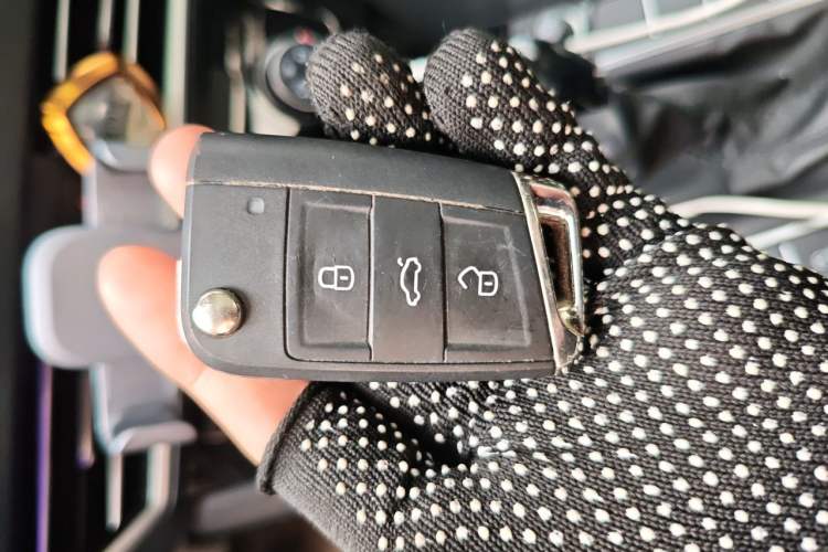 Used Volkswagen Sagitar 2023 300TSI DSG Excellence Edition Vehicle Key