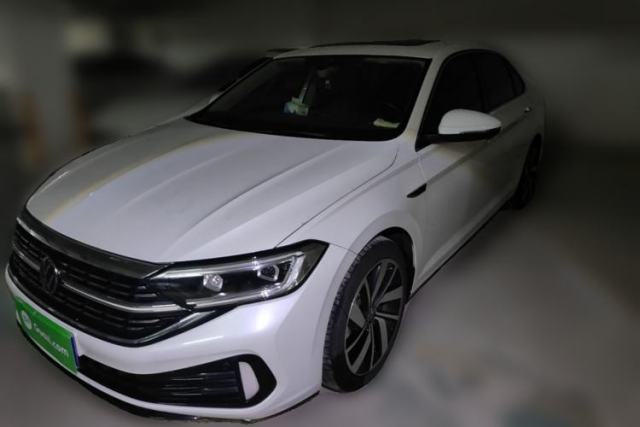 Używany Volkswagen Sagitar 2023 300TSI DSG Excellence Edition