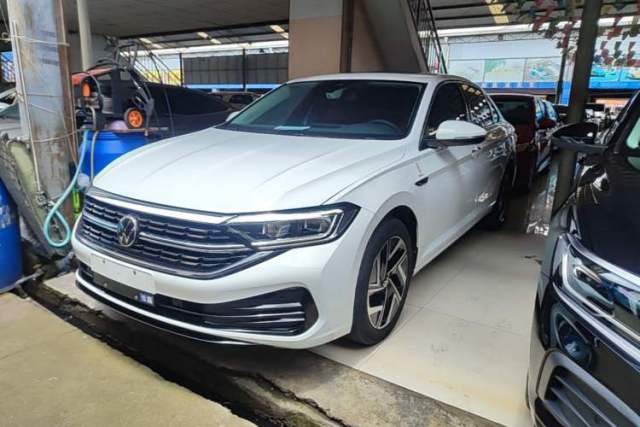 Ojetý Volkswagen Sagitar 2023 300TSI DSG Excellence Edition