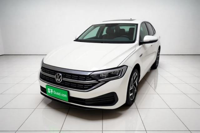 Ojetý Volkswagen Sagitar 2023 300TSI DSG Flyover Edition