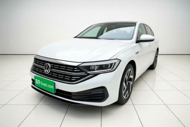 Ojetý Volkswagen Sagitar 2023 280TSI DSG Excellence Plus Edition