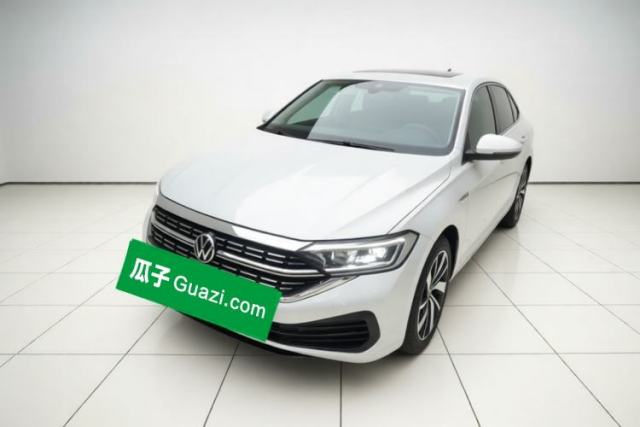 Używany Volkswagen Sagitar 2023 300TSI DSG Excellence Edition