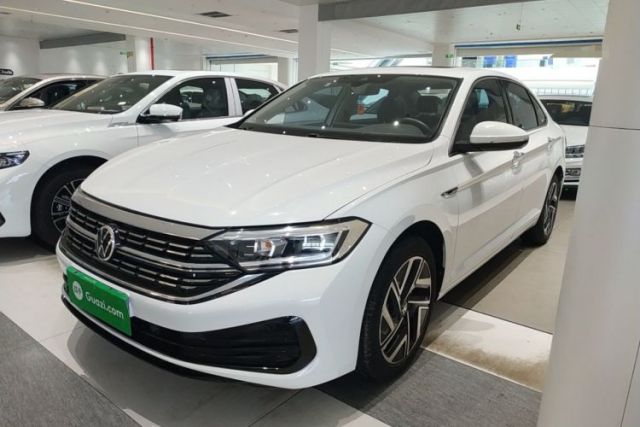Ojetý Volkswagen Sagitar 2023 200TSI DSG Excellence Edition