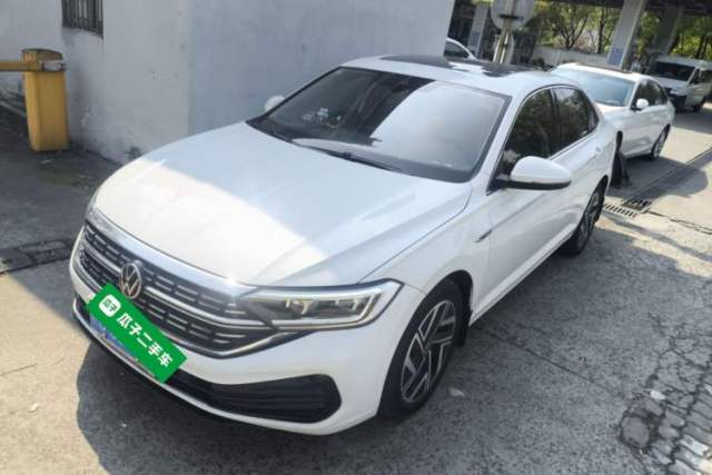 Używany Volkswagen Sagitar 2023 280TSI DSG Excellence Edition