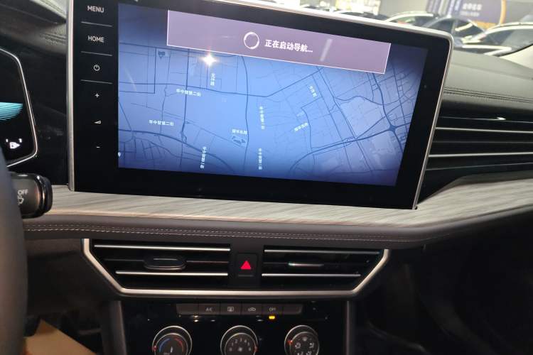 Used Volkswagen Sagitar 2023 300TSI DSG Excellence Edition Audio And AC Panel