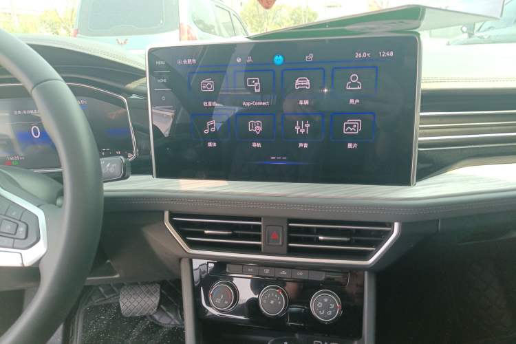 Used Volkswagen Sagitar 2023 300TSI DSG Excellence Edition Audio And AC Panel