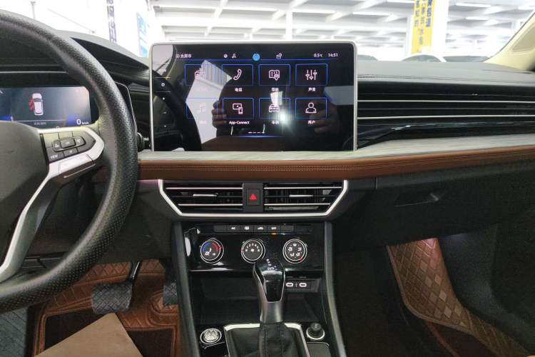 Used Volkswagen Sagitar 2023 280TSI DSG Beyond Lite Edition Audio And AC Panel