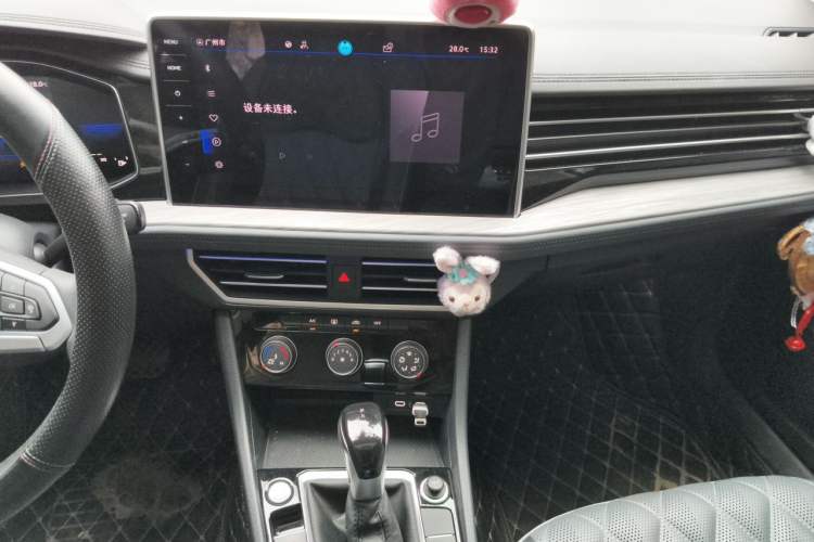 Used Volkswagen Sagitar 2023 300TSI DSG Excellence Edition Audio And AC Panel