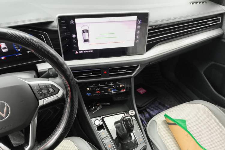 Used Volkswagen Sagitar 2023 300TSI DSG Excellence Edition Audio And AC Panel