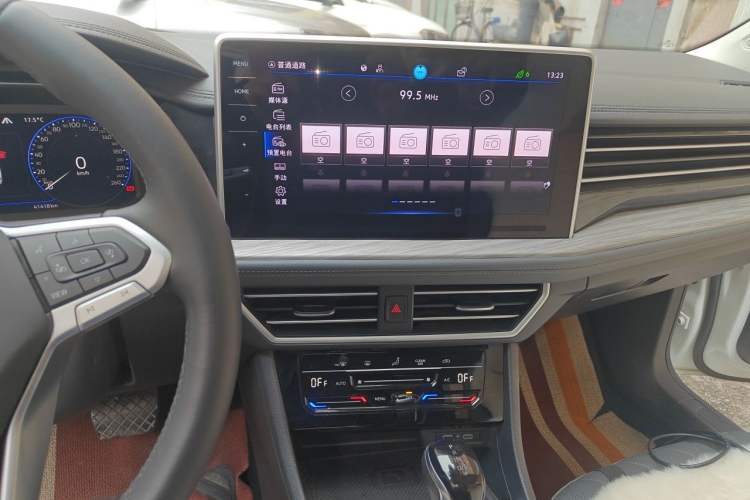Used Volkswagen Sagitar 2023 280TSI DSG Excellence Plus Edition Audio And AC Panel