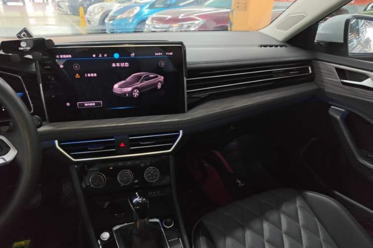 Used Volkswagen Sagitar 2023 300TSI DSG Excellence Edition Audio And AC Panel