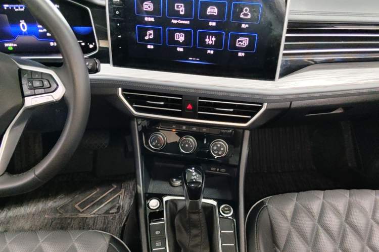 Used Volkswagen Sagitar 2023 280TSI DSG Beyond Lite Edition Audio And AC Panel