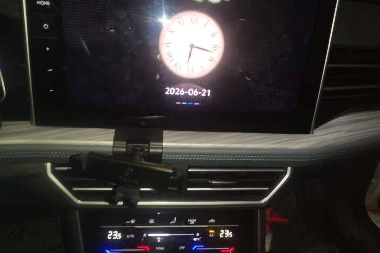 Used Volkswagen Sagitar 2023 300TSI DSG Excellence Edition Audio And AC Panel