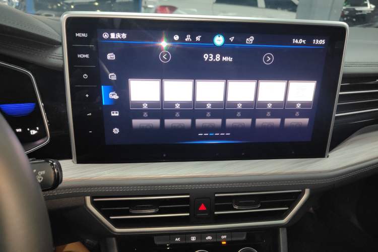 Used Volkswagen Sagitar 2023 300TSI DSG Excellence Edition Audio And AC Panel