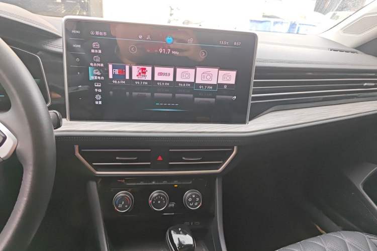 Used Volkswagen Sagitar 2023 300TSI DSG Excellence Edition Audio And AC Panel