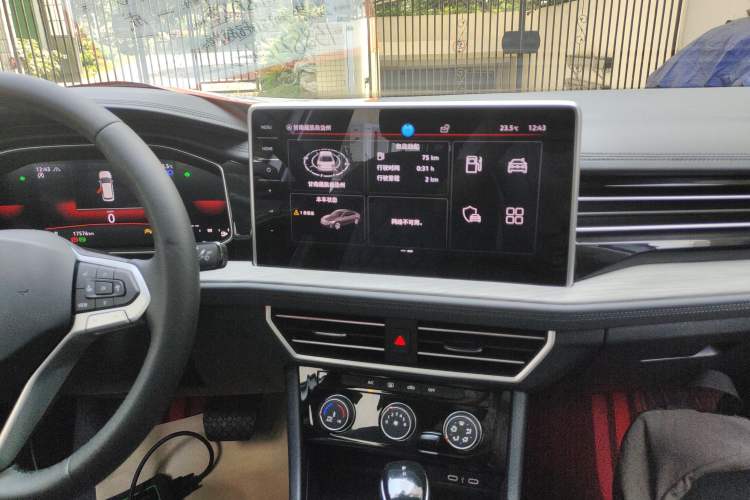 Used Volkswagen Sagitar 2023 300TSI DSG Excellence Edition Audio And AC Panel