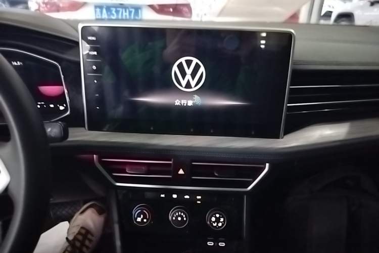 Used Volkswagen Sagitar 2023 300TSI DSG Excellence Edition Audio And AC Panel
