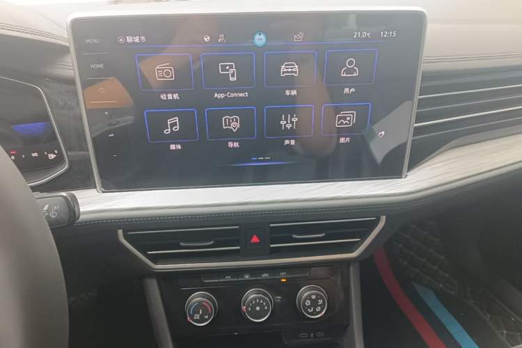 Used Volkswagen Sagitar 2023 300TSI DSG Excellence Edition Audio And AC Panel