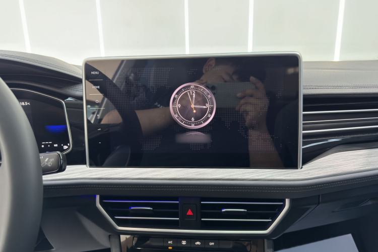 Used Volkswagen Sagitar 2023 300TSI DSG Excellence Edition Audio And AC Panel