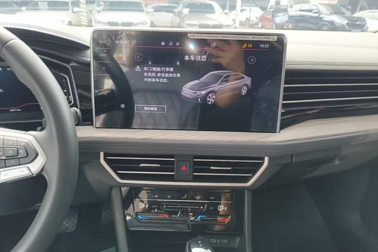 Used Volkswagen Sagitar 2023 300TSI DSG Excellence Edition Audio And AC Panel