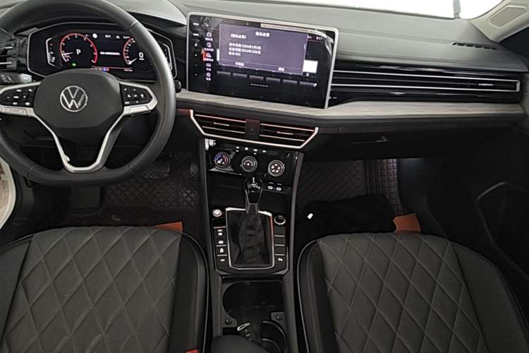 Used Volkswagen Sagitar 2023 300TSI DSG Excellence Edition Audio And AC Panel