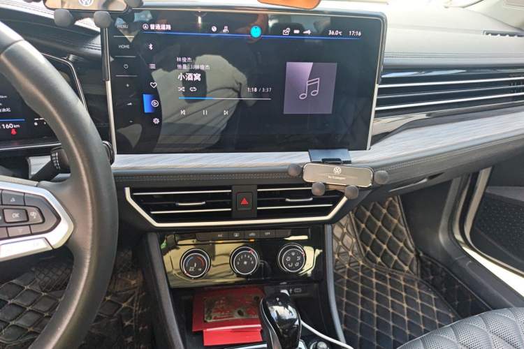 Used Volkswagen Sagitar 2023 300TSI DSG Excellence Edition Audio And AC Panel