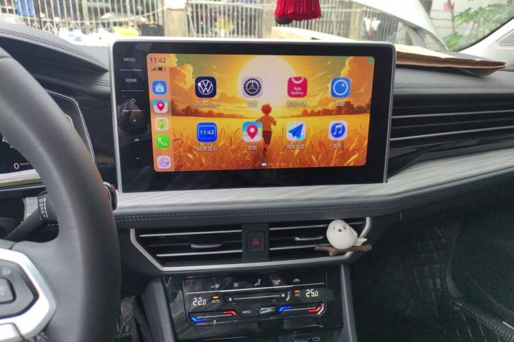 Used Volkswagen Sagitar 2023 300TSI DSG Excellence Edition Audio And AC Panel