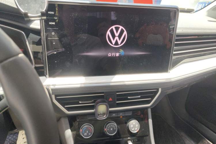 Used Volkswagen Sagitar 2023 300TSI DSG Excellence Edition Audio And AC Panel