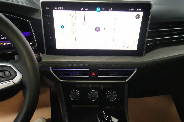 Used Volkswagen Sagitar 2023 300TSI DSG Excellence Edition Audio And AC Panel