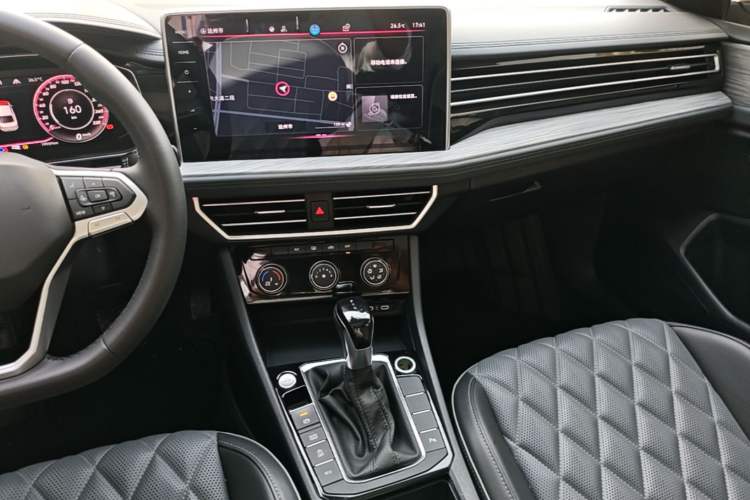 Used Volkswagen Sagitar 2023 300TSI DSG Excellence Edition Audio And AC Panel