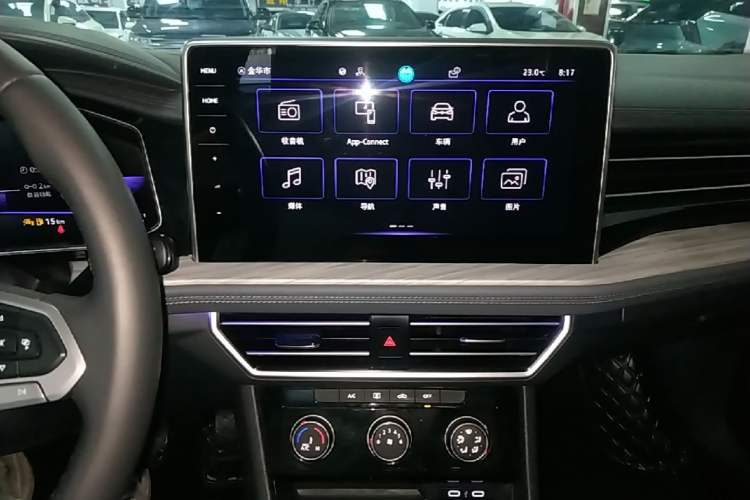Used Volkswagen Sagitar 2023 300TSI DSG Excellence Edition Audio And AC Panel