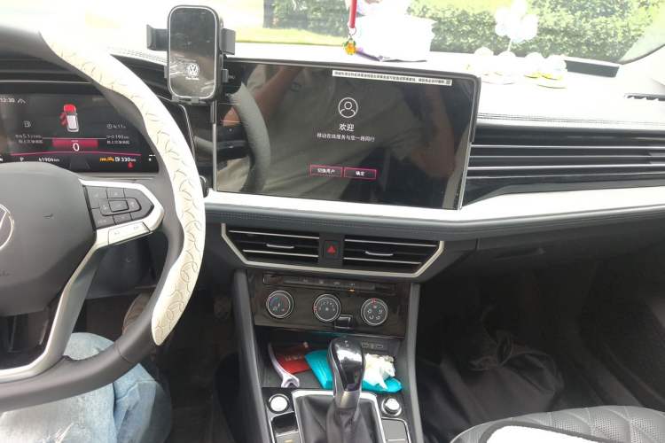 Used Volkswagen Sagitar 2023 300TSI DSG Excellence Edition Audio And AC Panel