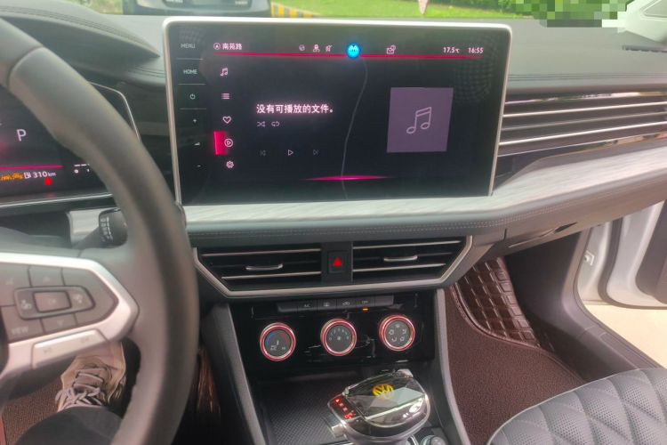 Used Volkswagen Sagitar 2023 300TSI DSG Excellence Edition Audio And AC Panel