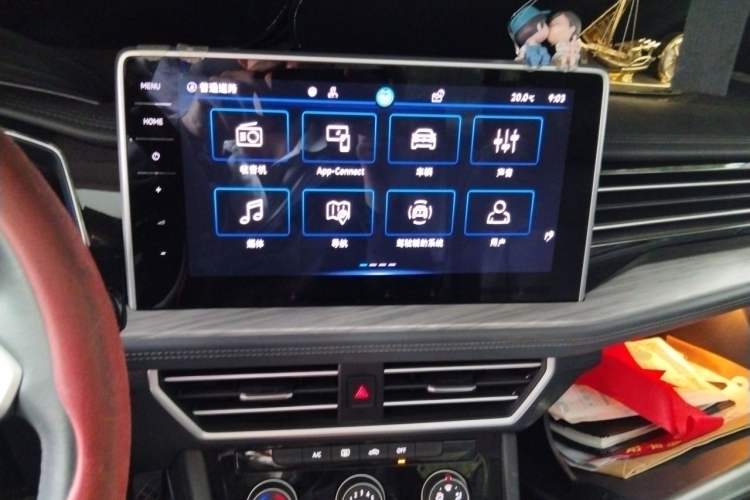 Used Volkswagen Sagitar 2023 300TSI DSG Excellence Edition Audio And AC Panel
