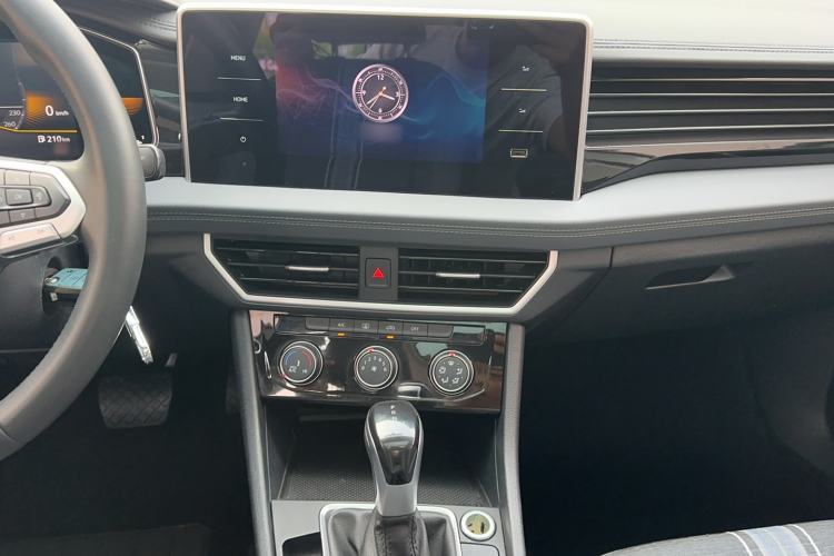 Used Volkswagen Sagitar 2023 200TSI DSG Flyover Edition Audio And AC Panel