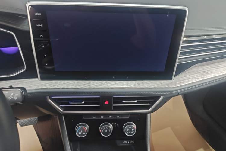 Used Volkswagen Sagitar 2023 280TSI DSG Beyond Lite Edition Audio And AC Panel