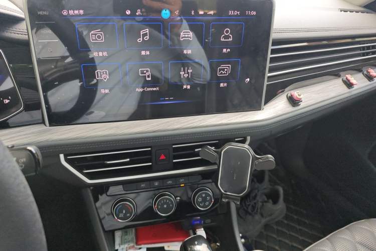 Used Volkswagen Sagitar 2023 300TSI DSG Excellence Edition Audio And AC Panel