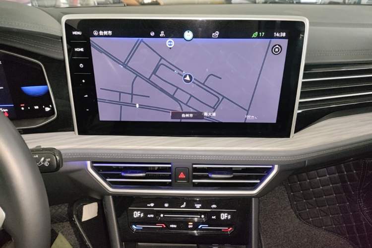 Used Volkswagen Sagitar 2023 280TSI DSG Excellence Edition Audio And AC Panel