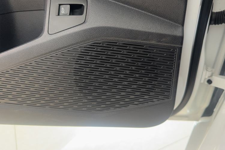 Used Volkswagen Sagitar 2023 300TSI DSG Excellence Edition Audio And AC Panel