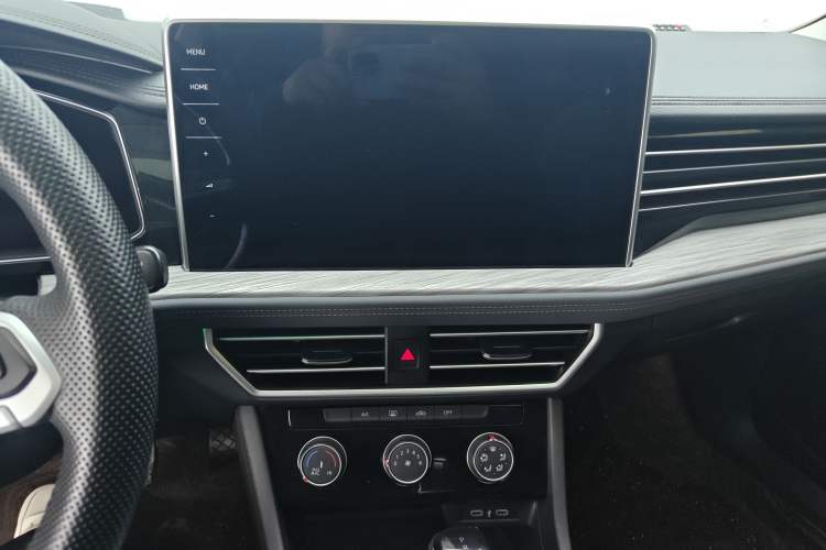 Used Volkswagen Sagitar 2023 300TSI DSG Excellence Edition Audio And AC Panel