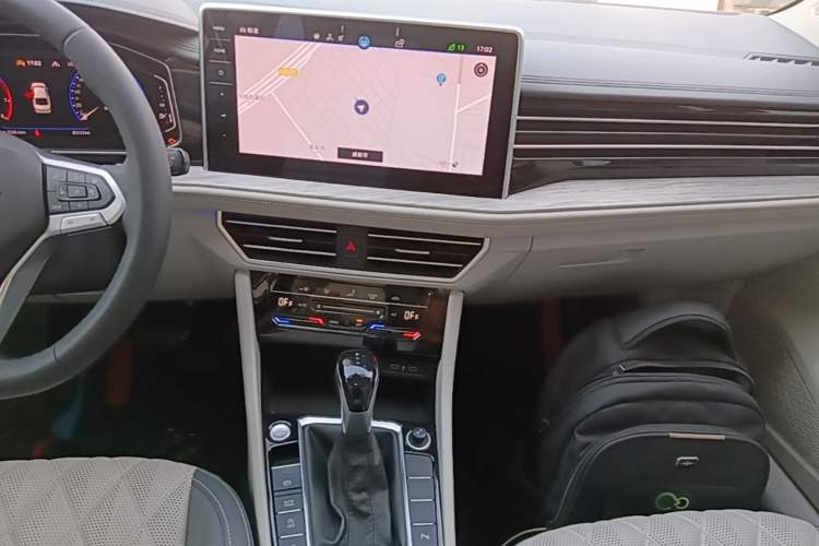 Used Volkswagen Sagitar 2023 300TSI DSG Excellence Edition Audio And AC Panel