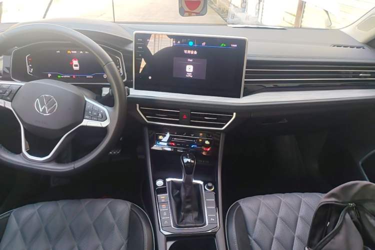 Used Volkswagen Sagitar 2023 300TSI DSG Excellence Edition Audio And AC Panel