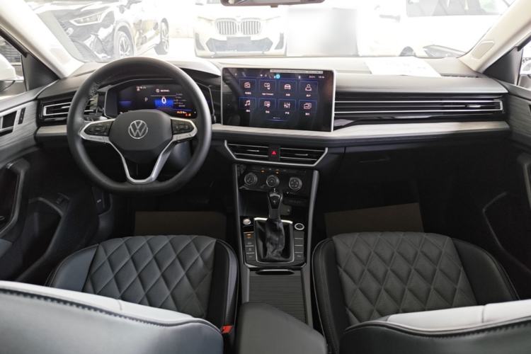 Used Volkswagen Sagitar 2023 300TSI DSG Excellence Edition Center Console
